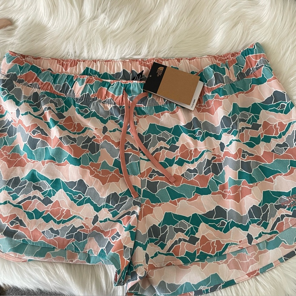 The North Face NWT Shorts